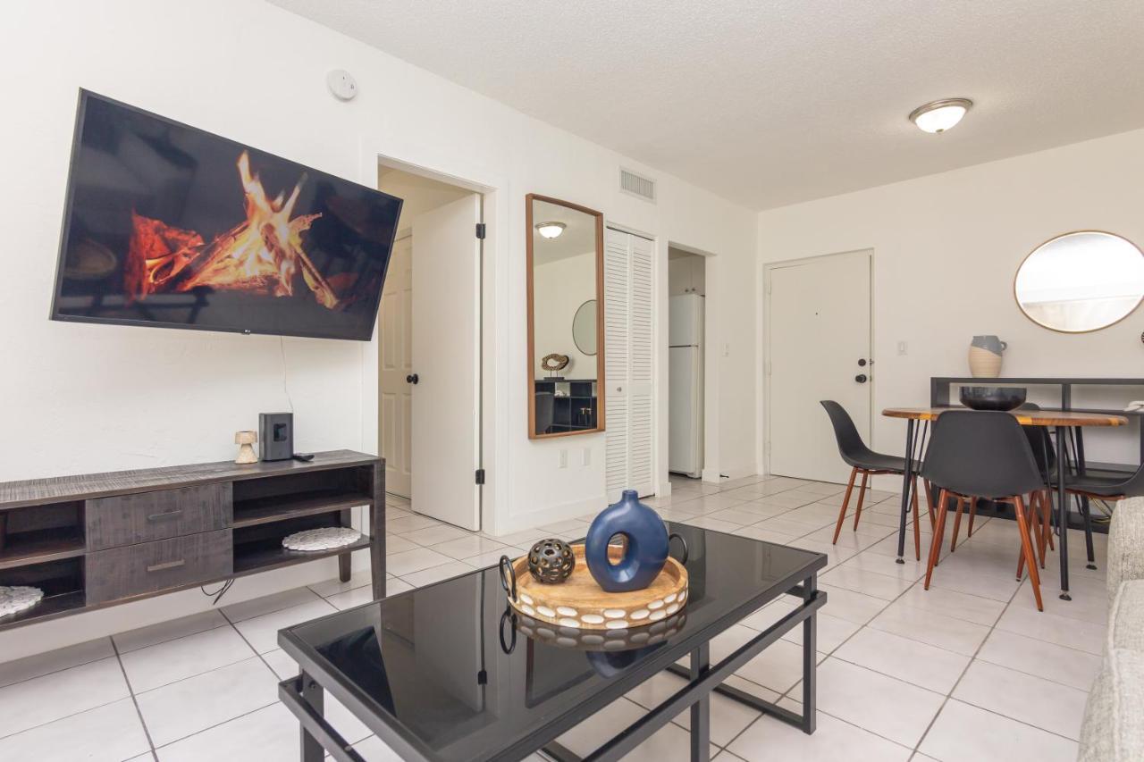One Bedroom Apartment - With Parking & Balcony - Heart Of Wynwood ميامي المظهر الخارجي الصورة
